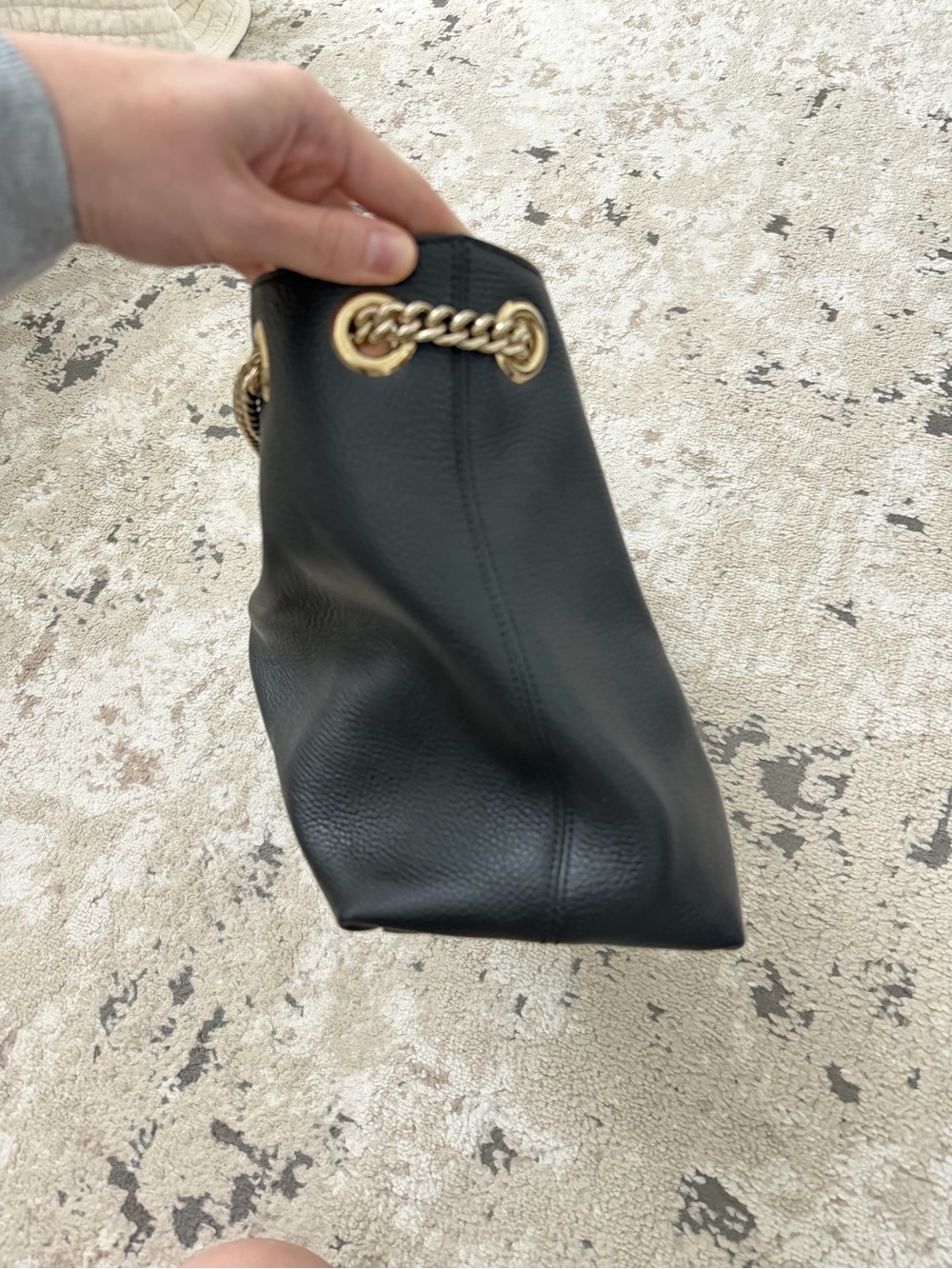 Gucci Pre-Owned 2000-2015 Medium Calfskin Soho Chain tote bag in black - Picture 5 of 10
